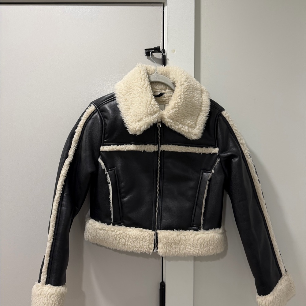 Abercrombie & Fitch Black and Cream Teddy Coat